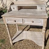 Whitewashed wood dressing table