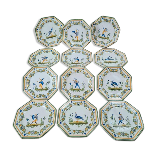 Lot de 12 petites assiettes anciennes Alfred Renoleau, décors différents
