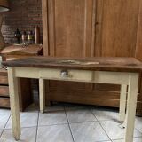 Farm table