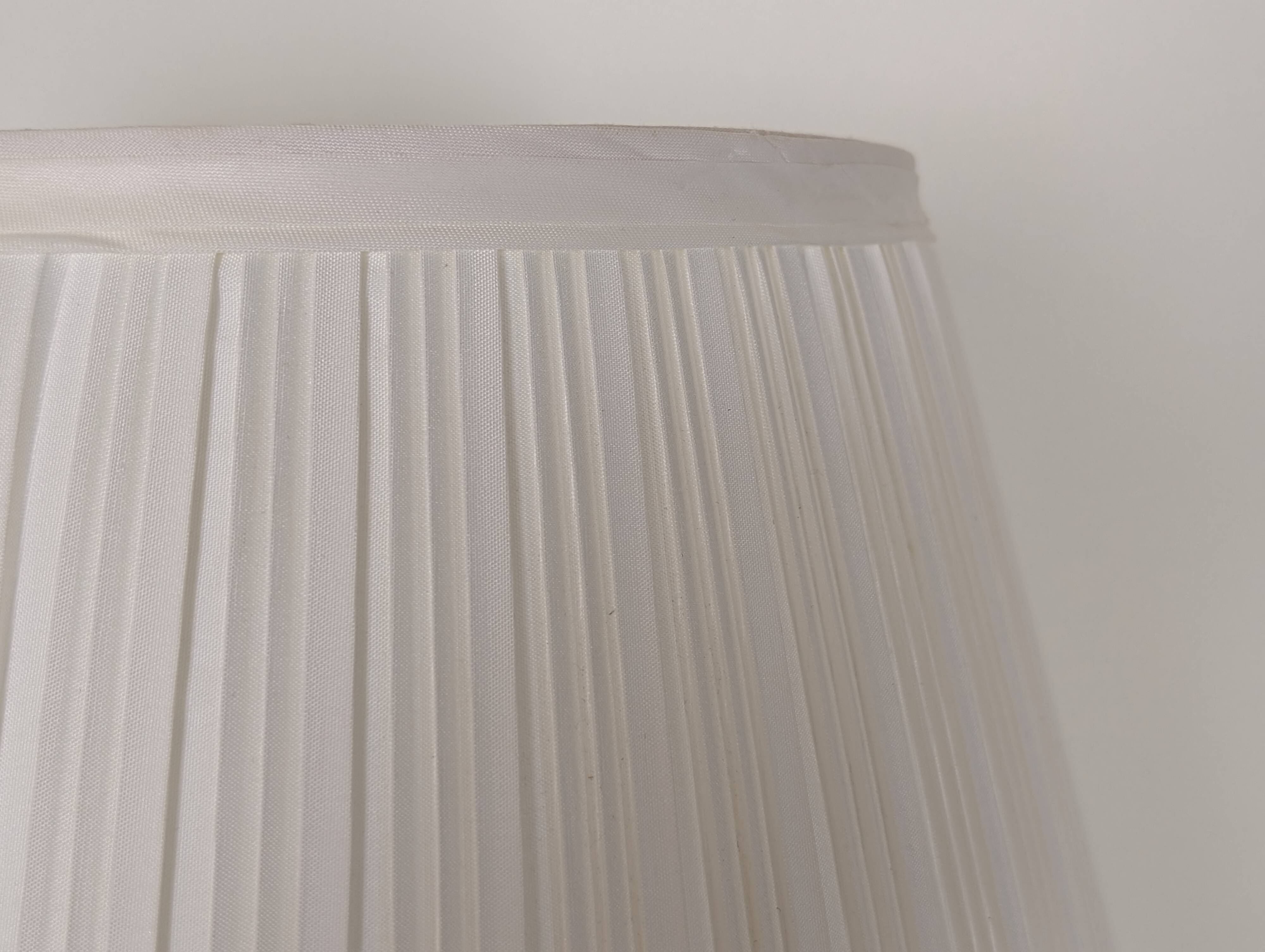 Lampe en bois tourné