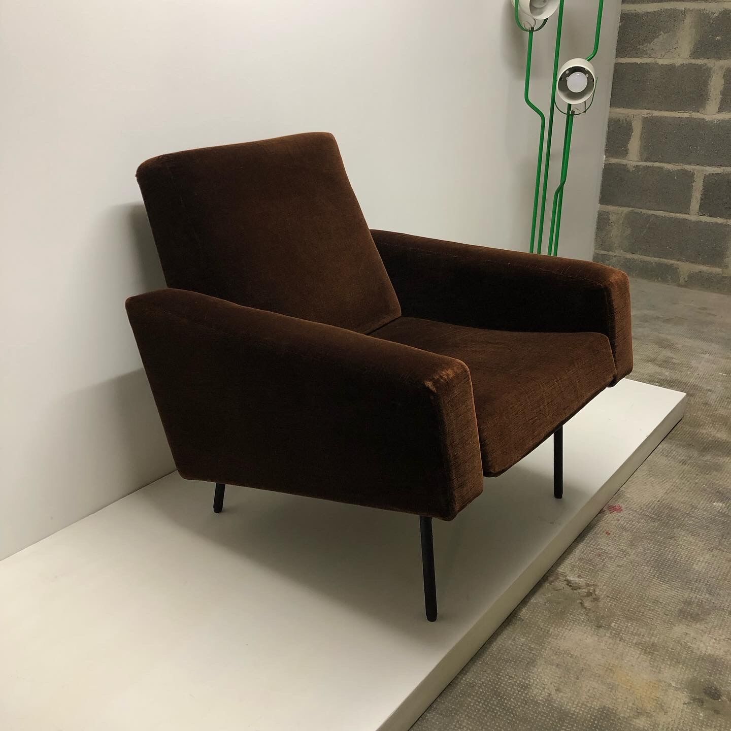 Armchair G10 Pierre Guariche 1954