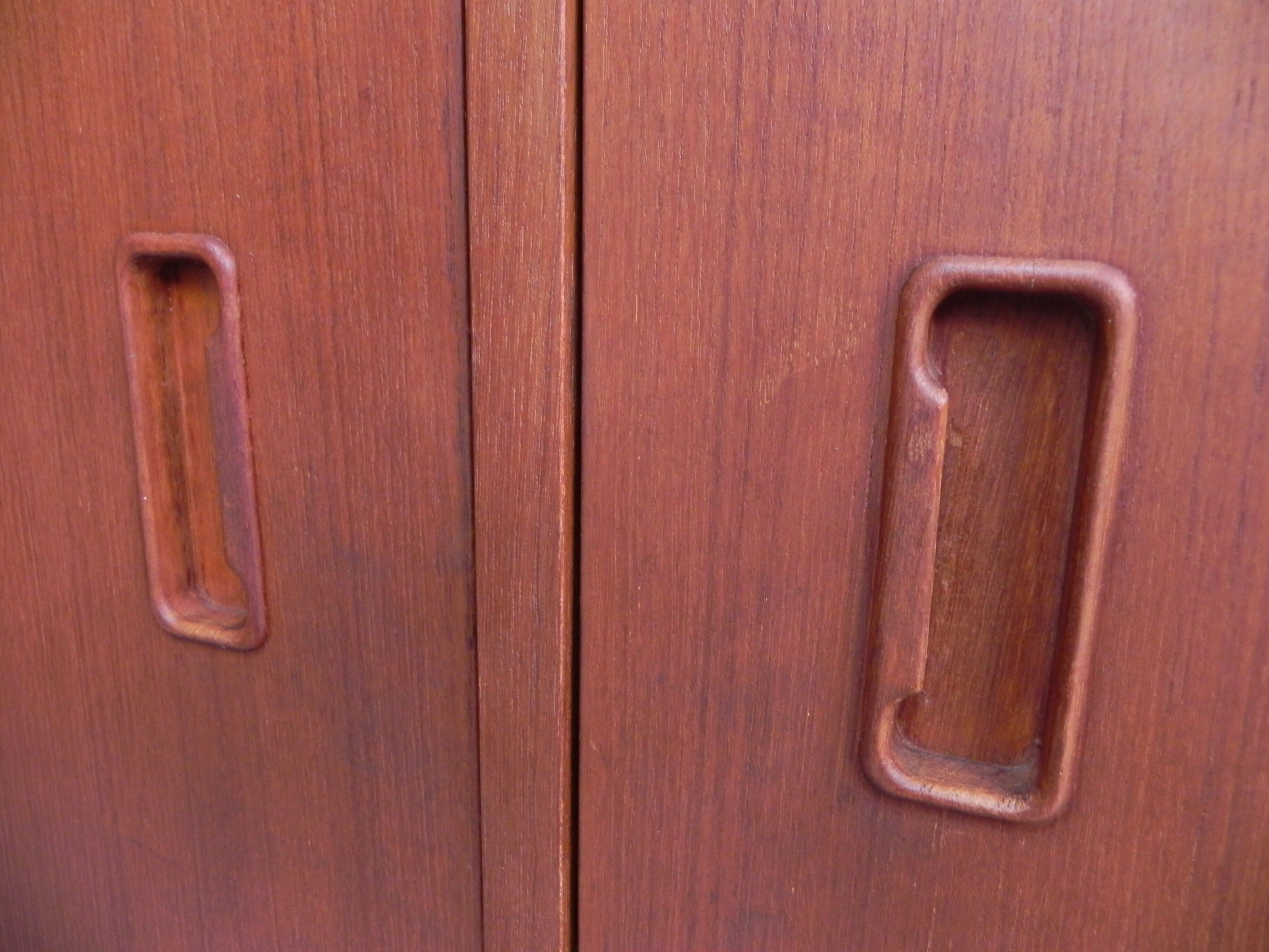 Wardrobe 179 cm high