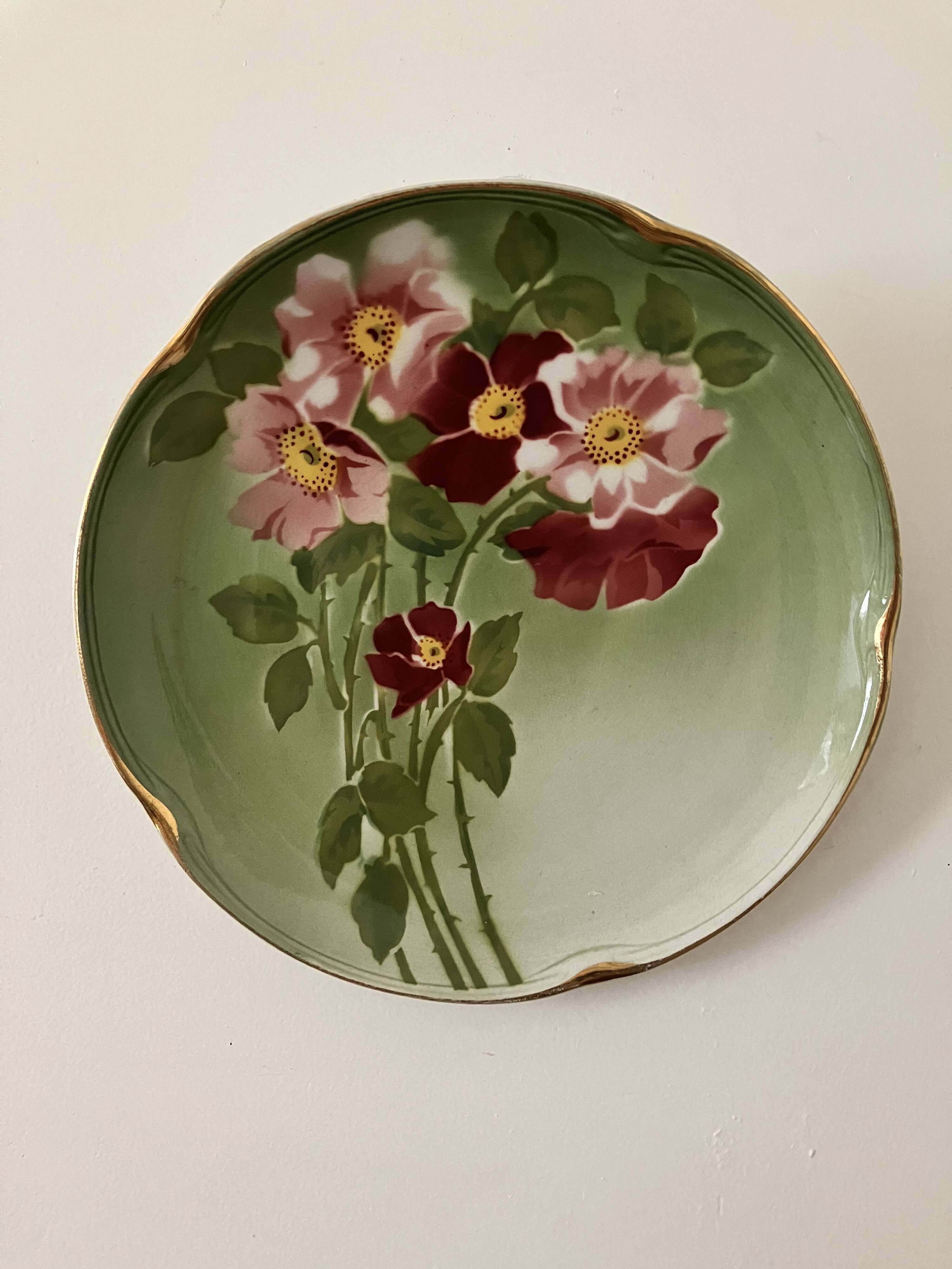 Faience bouquet plate, thoughts