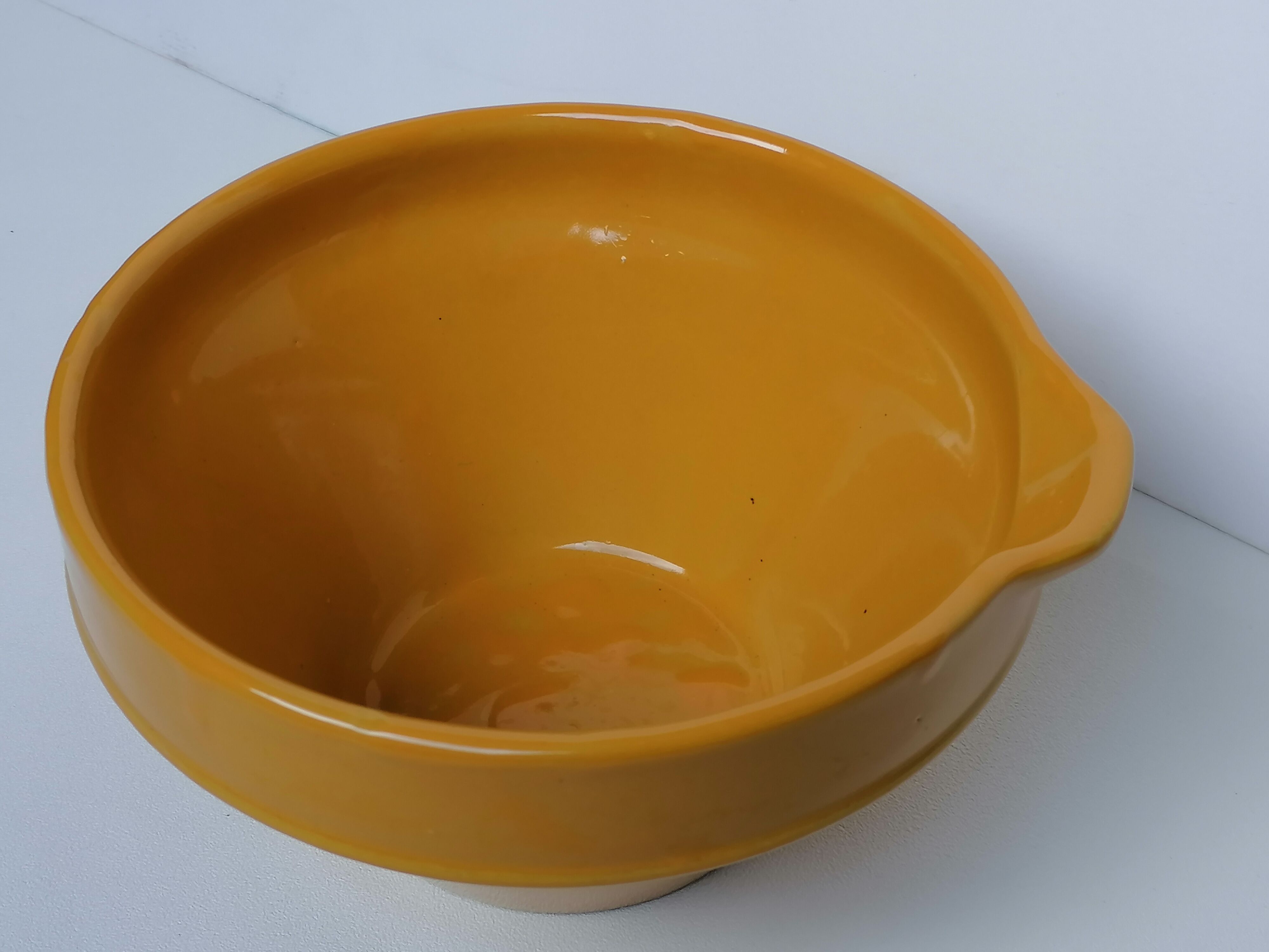 Lot of two sandstone bowls of Digoin 3l and 1.6l