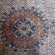 Tapis médaillon en laine fait main des années 1940, ivoire et marine, 212 × 312 cm