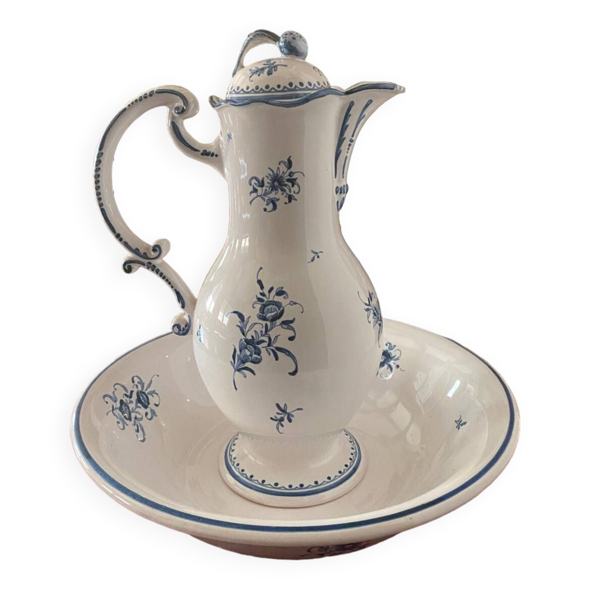 Bathroom faience. Moustier. signed.