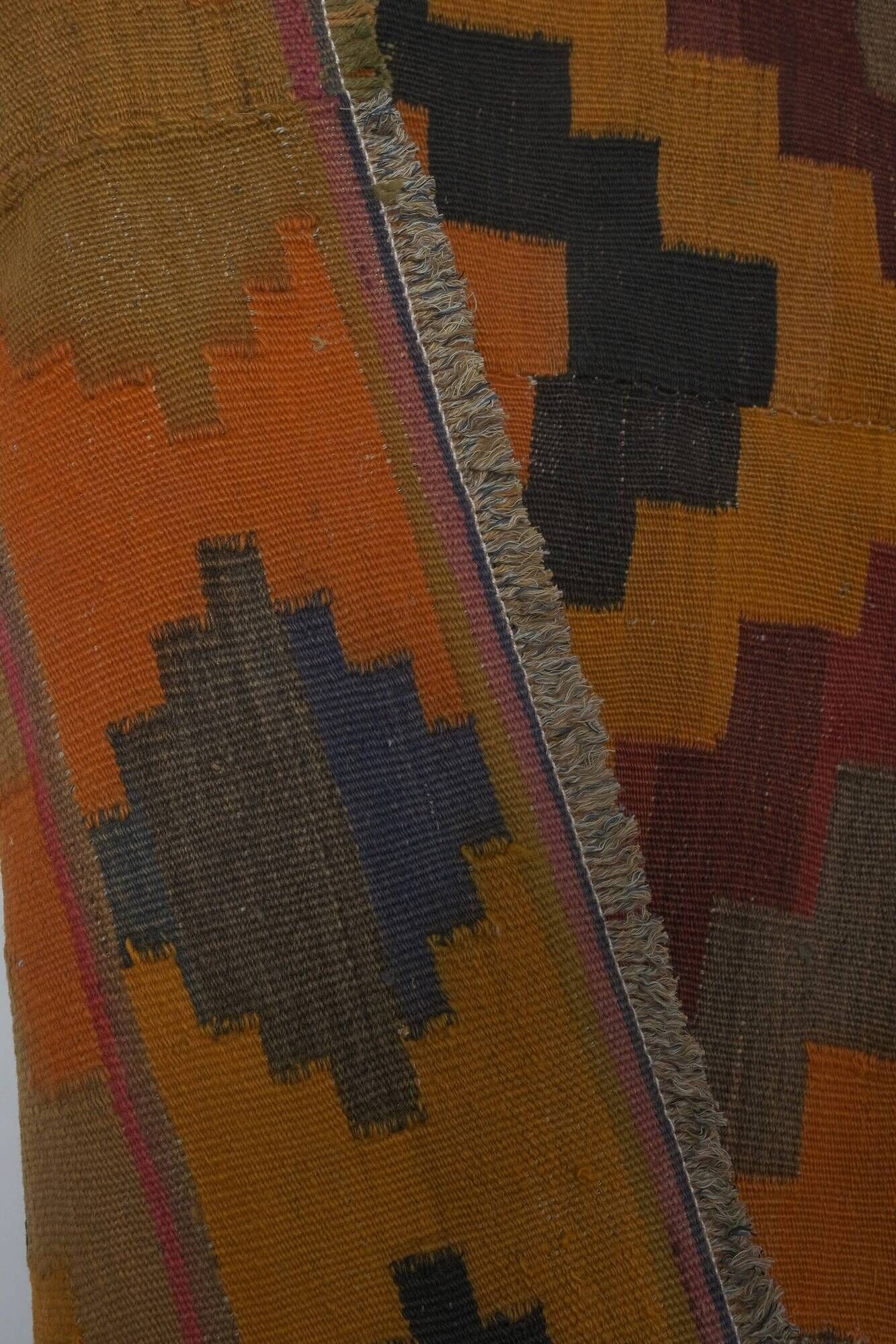 Vintage Turkish kilim, handwoven, 195x321 cm.
