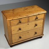 Pine commode English