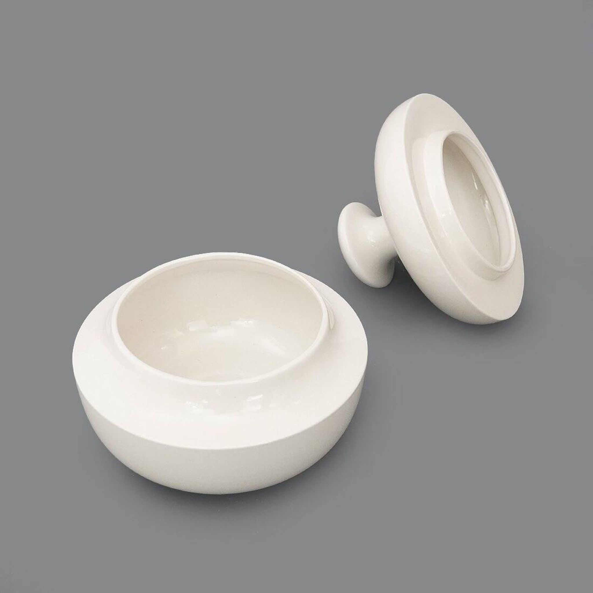 White ceramic vase with lid by Enzo Bioli for Il Picchio, 1970s