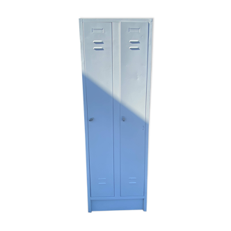 Metal locker