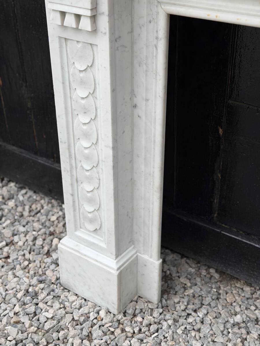 Louis XVI style fireplace in Carrara marble, circa 1880.