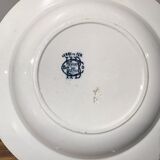 Hollow plate decor insects and strawberries, Manufacture Choisy the King, Iron Land, H Boulenger - Co.