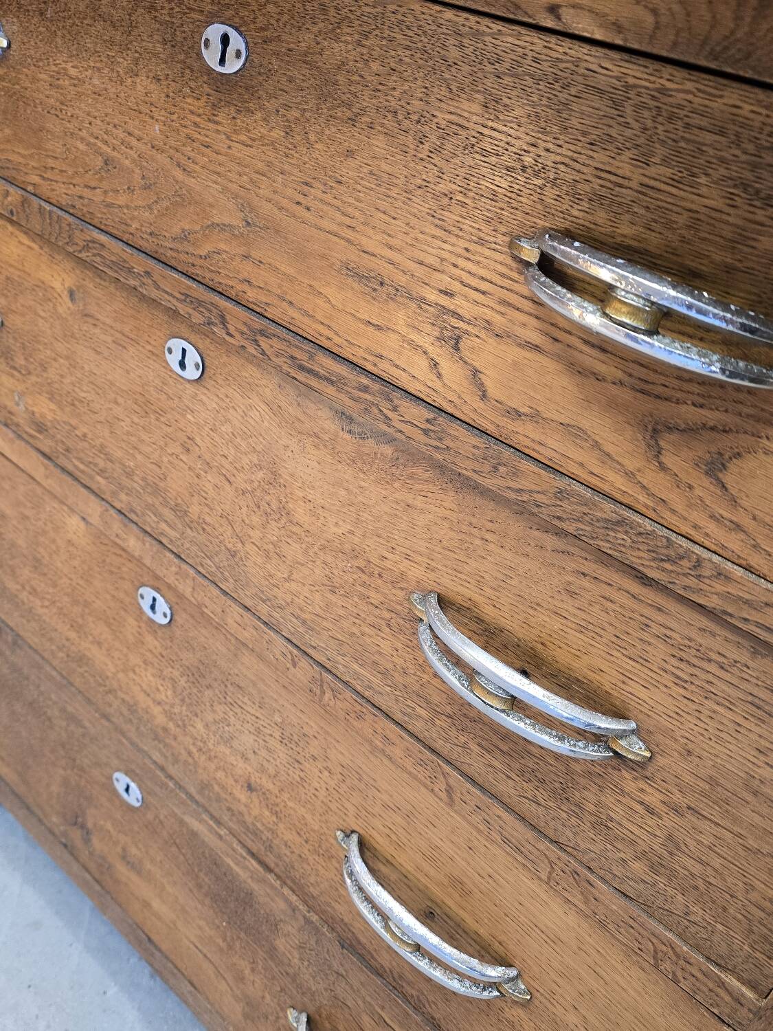 4-drawer oak chest of drawers