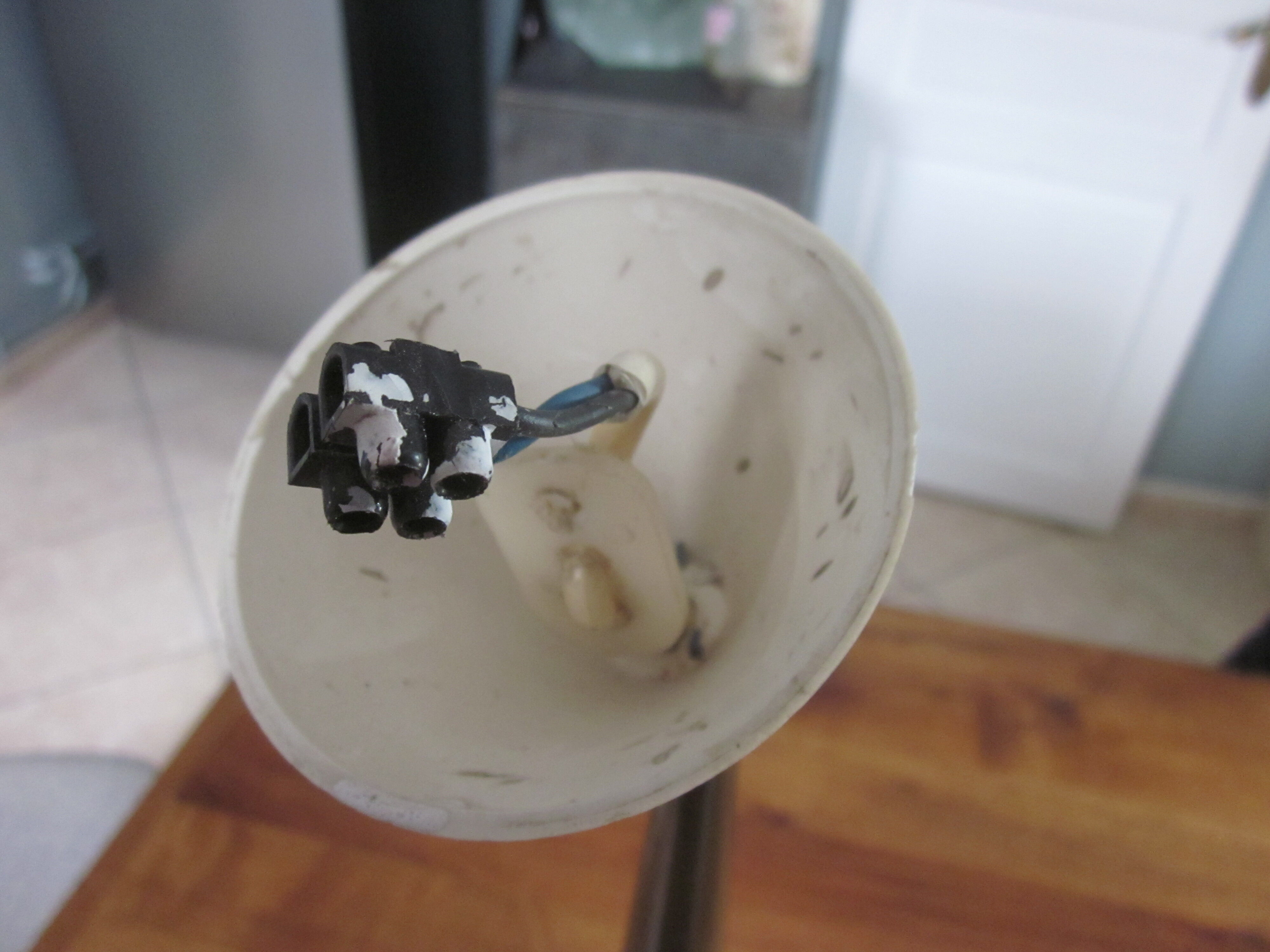 Suspension of years 50-60 in opaline