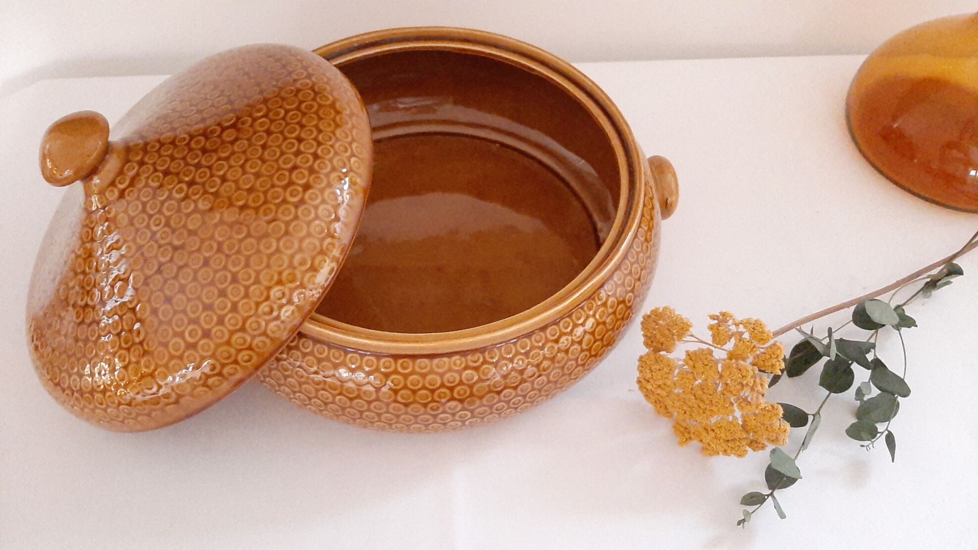 Soupière légumier vintage faïencerie Gien ambre