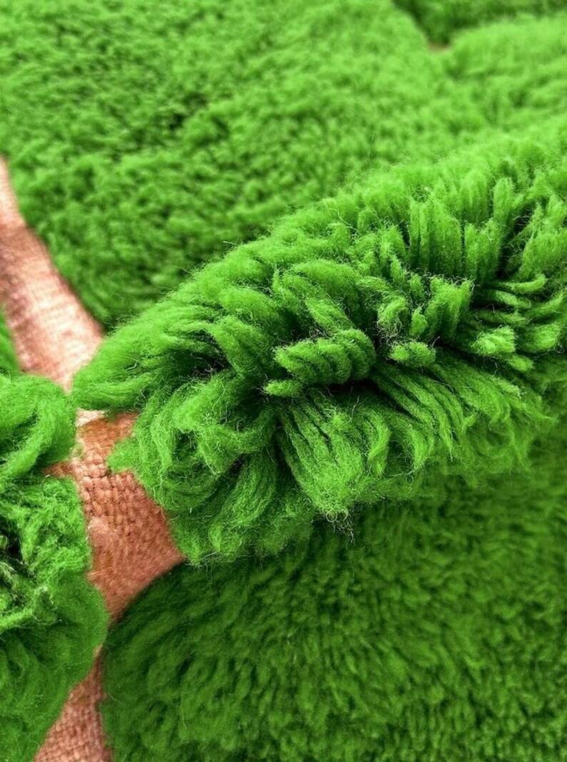 Handmade pure wool rug, traditional green, size 150 x 250 cm