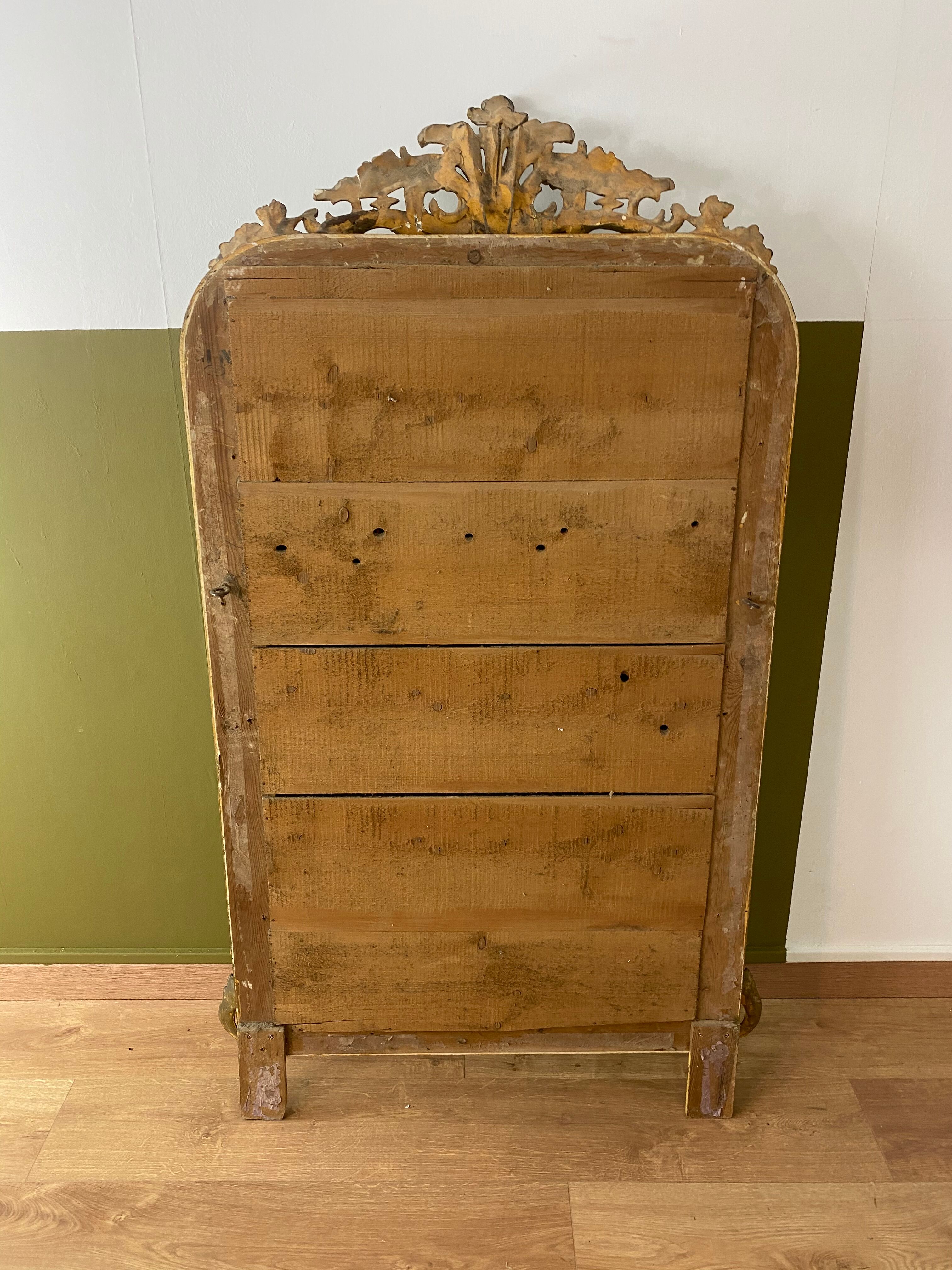 Large mirror with pediment XVIII eme gilded  86x150cm