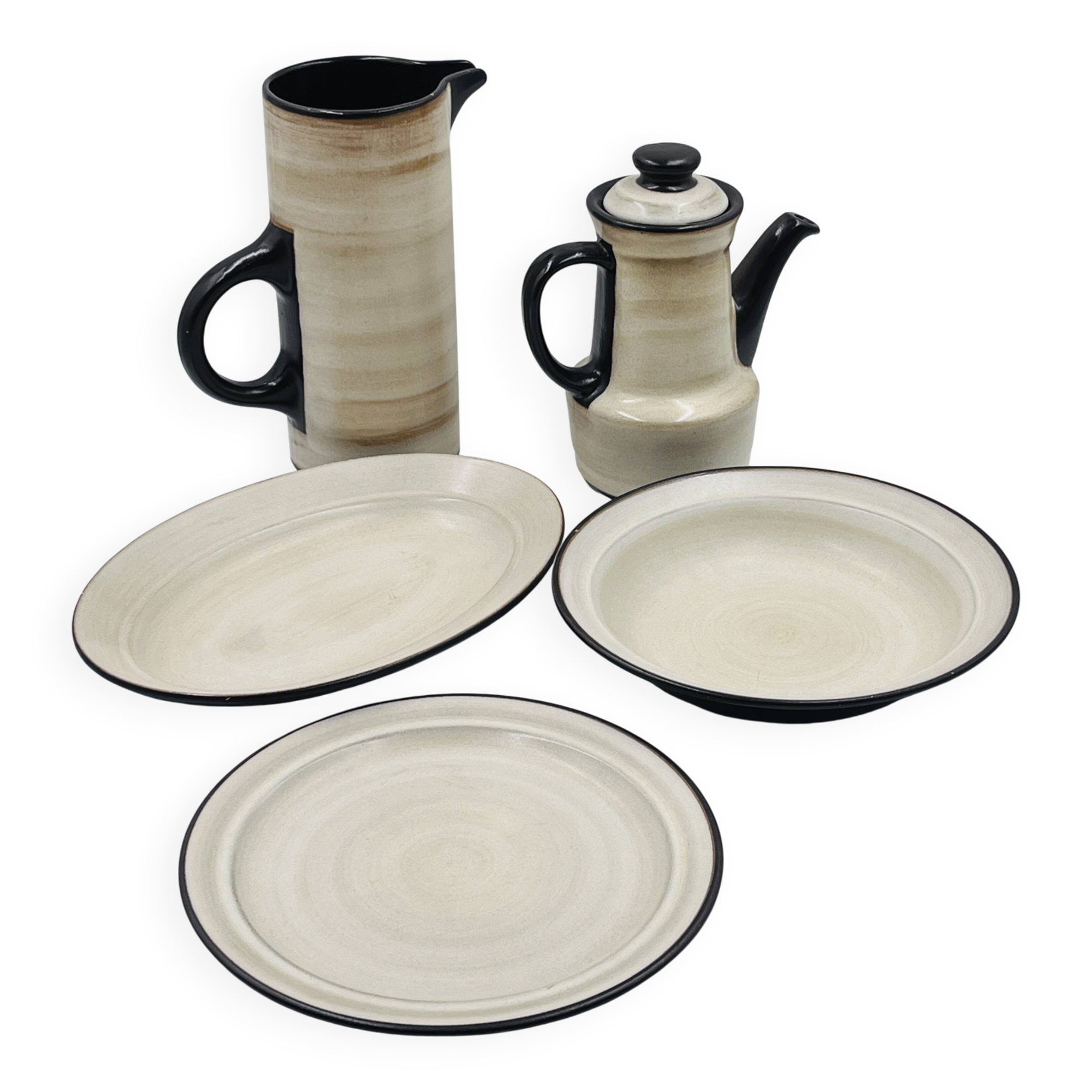 Vintage tableware service from West Germany from the 1970s.