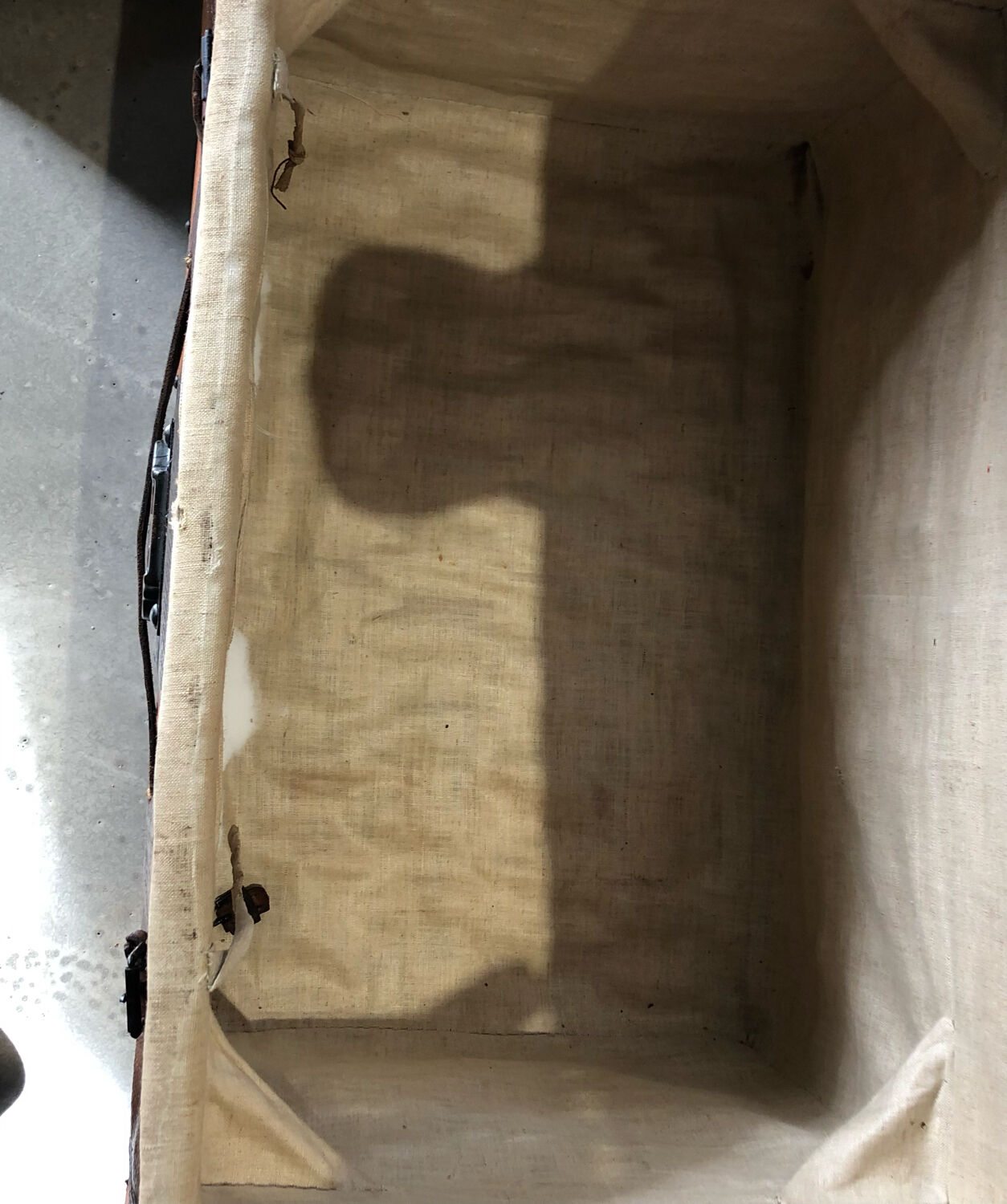 Leather carriage trunk