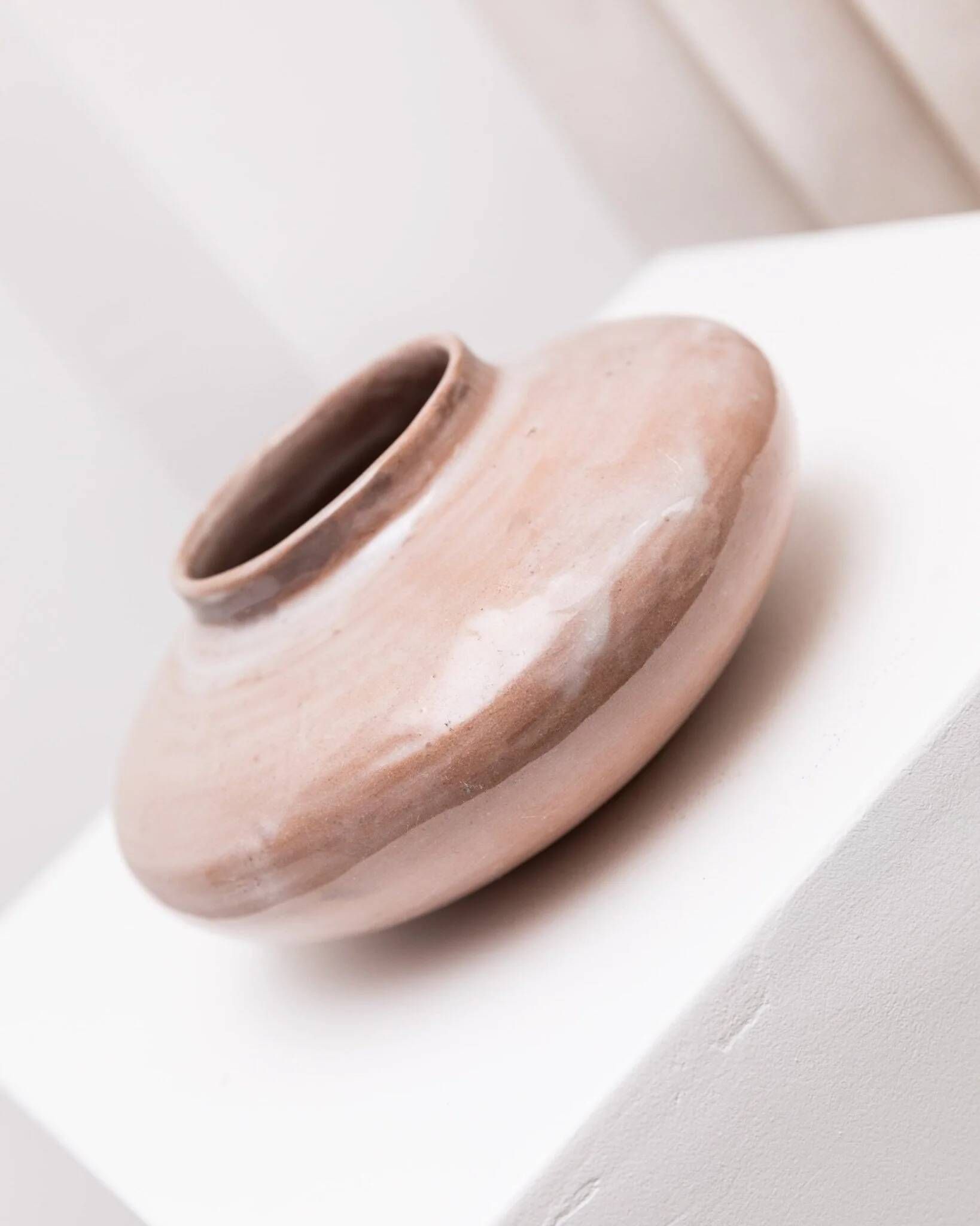 Gudrun Schenk Studio Ceramic Vase in beige-pink glaze - German Mid-Century Flower Vase, 1950s