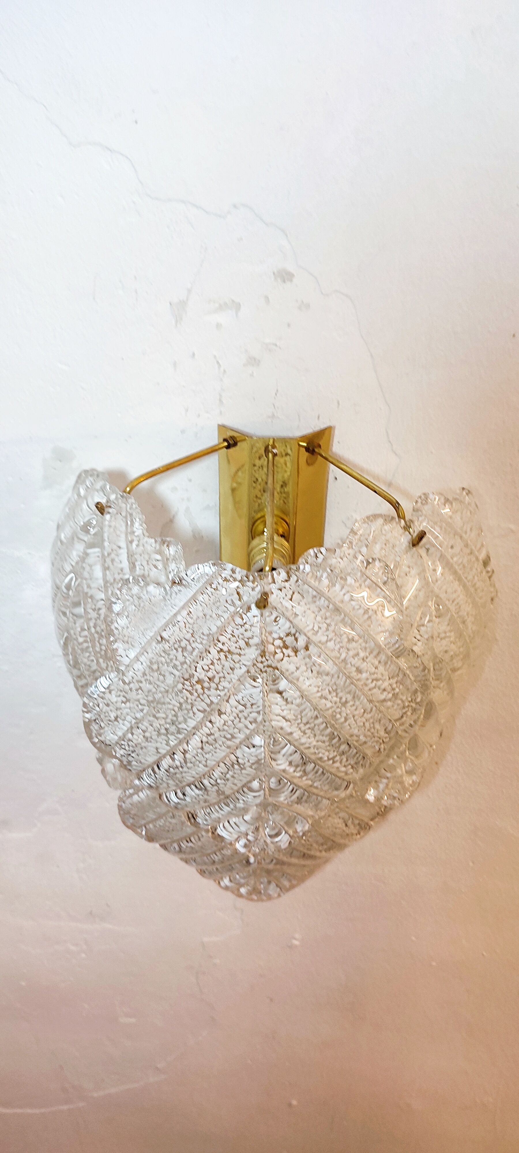 Wall sconce "Mazzega" with Murano glass leaves, Italy 1980