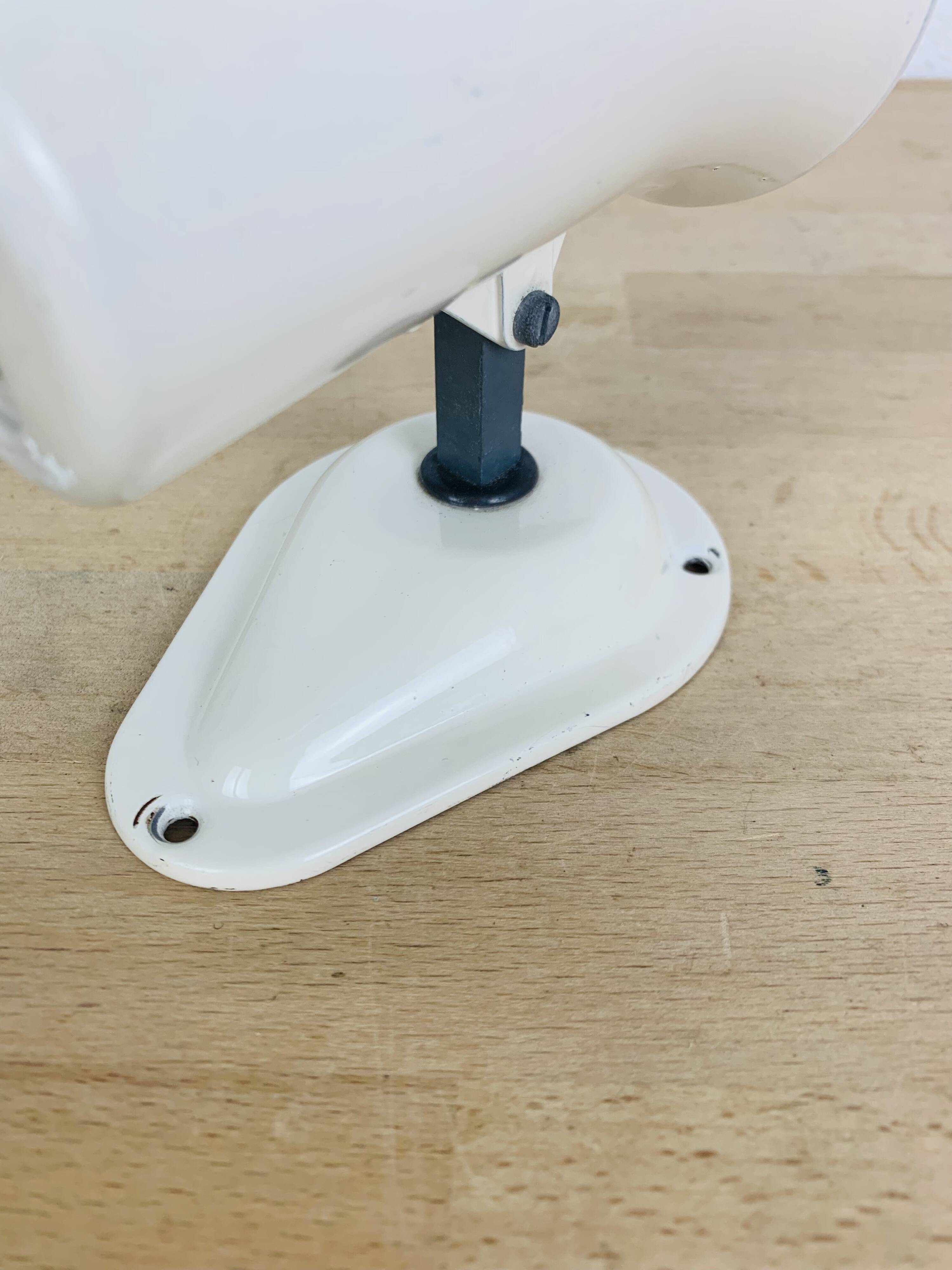 Lita vintage white metal spotlight wall light