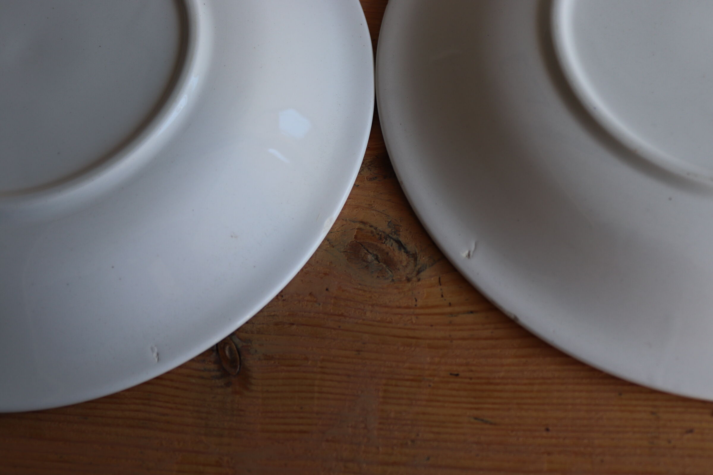 8 Antique plates in floral ceramics