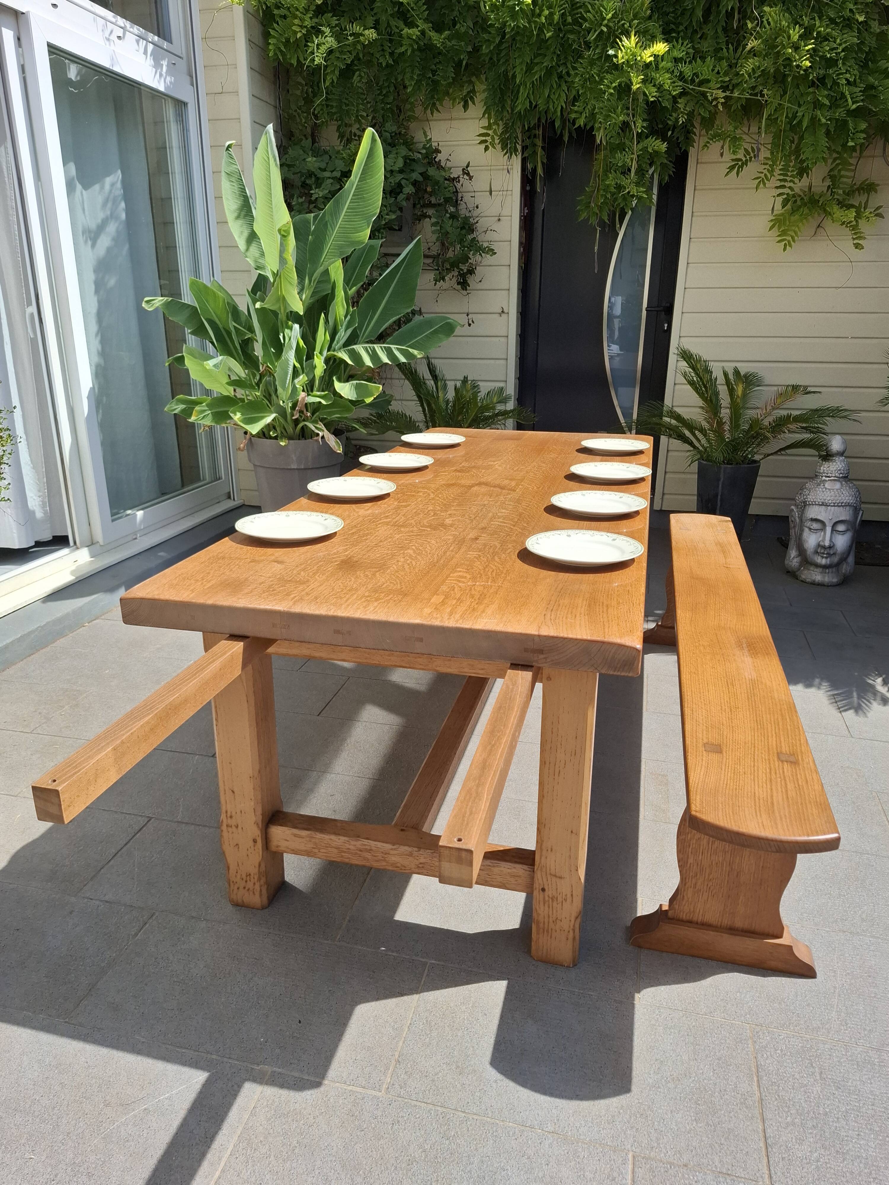 Grande table de ferme avec son banc
