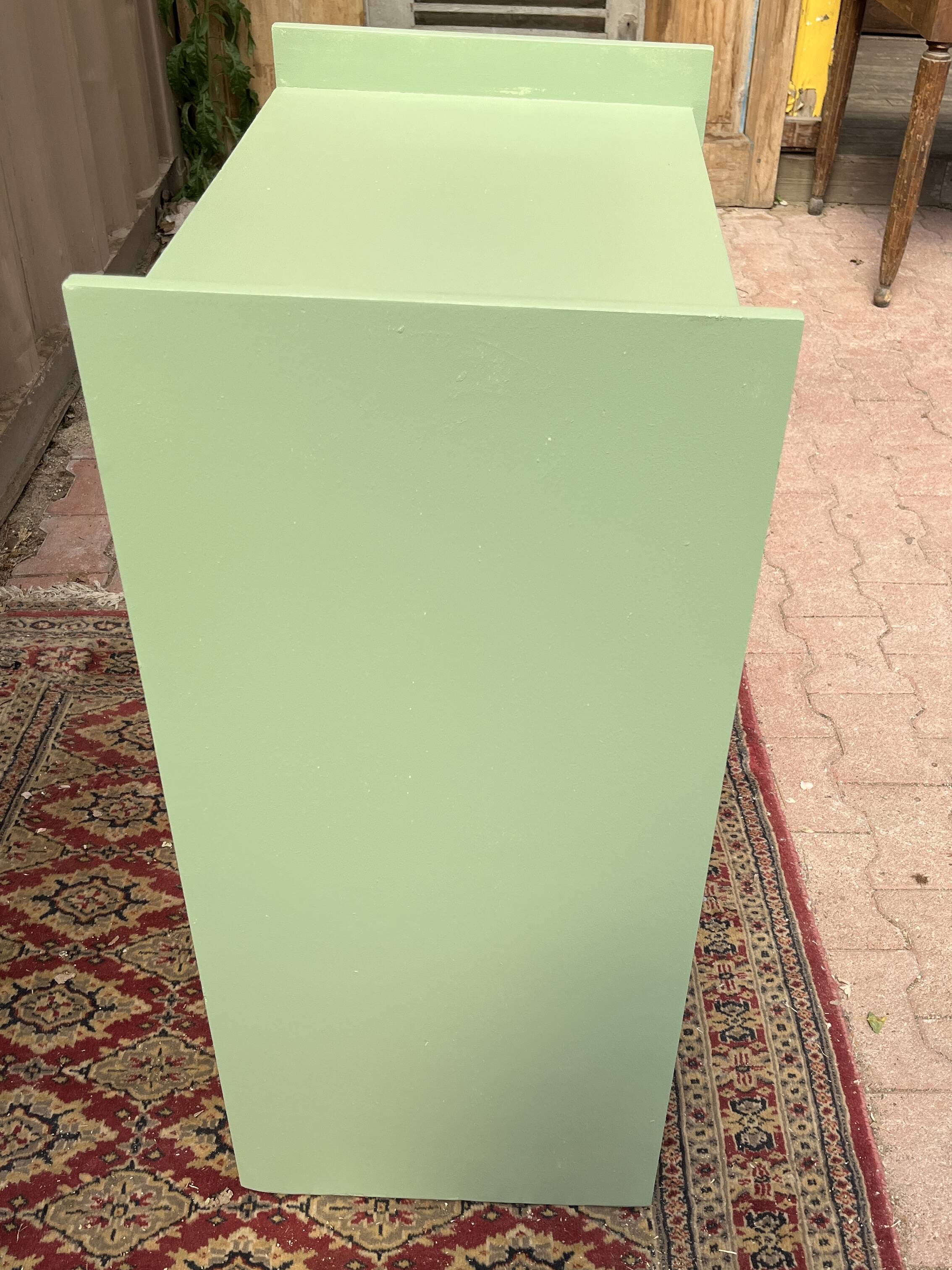 Hi-fi cabinet