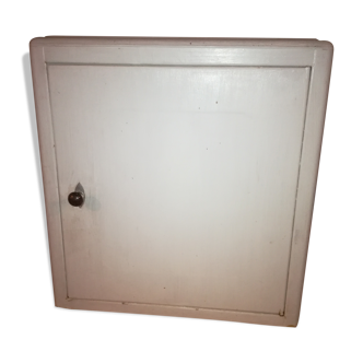 Pharmacy cabinet