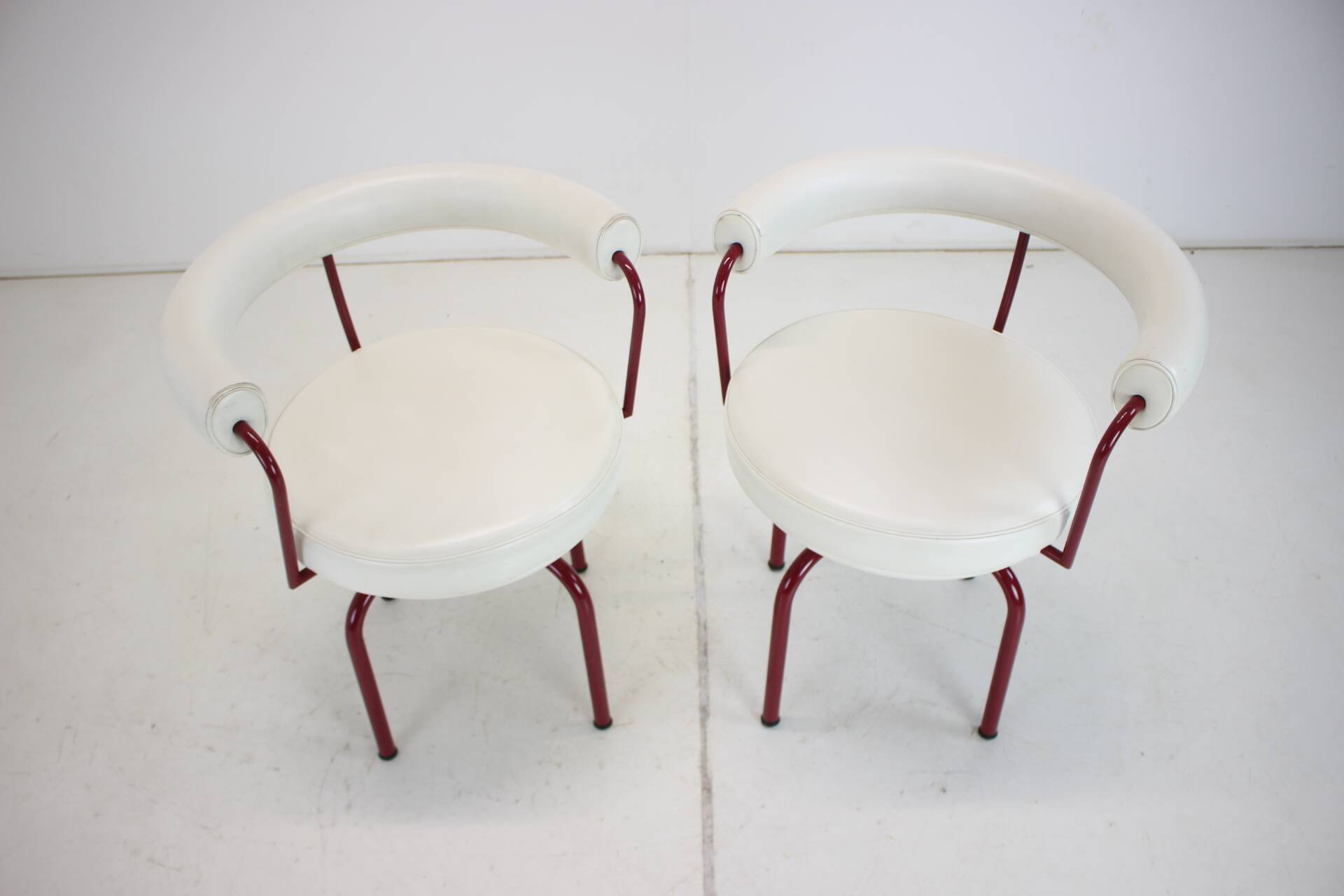 Leather Cassina Swivel Arm Chair LC7 by Le Corbusier, Perriand & Jeanneret