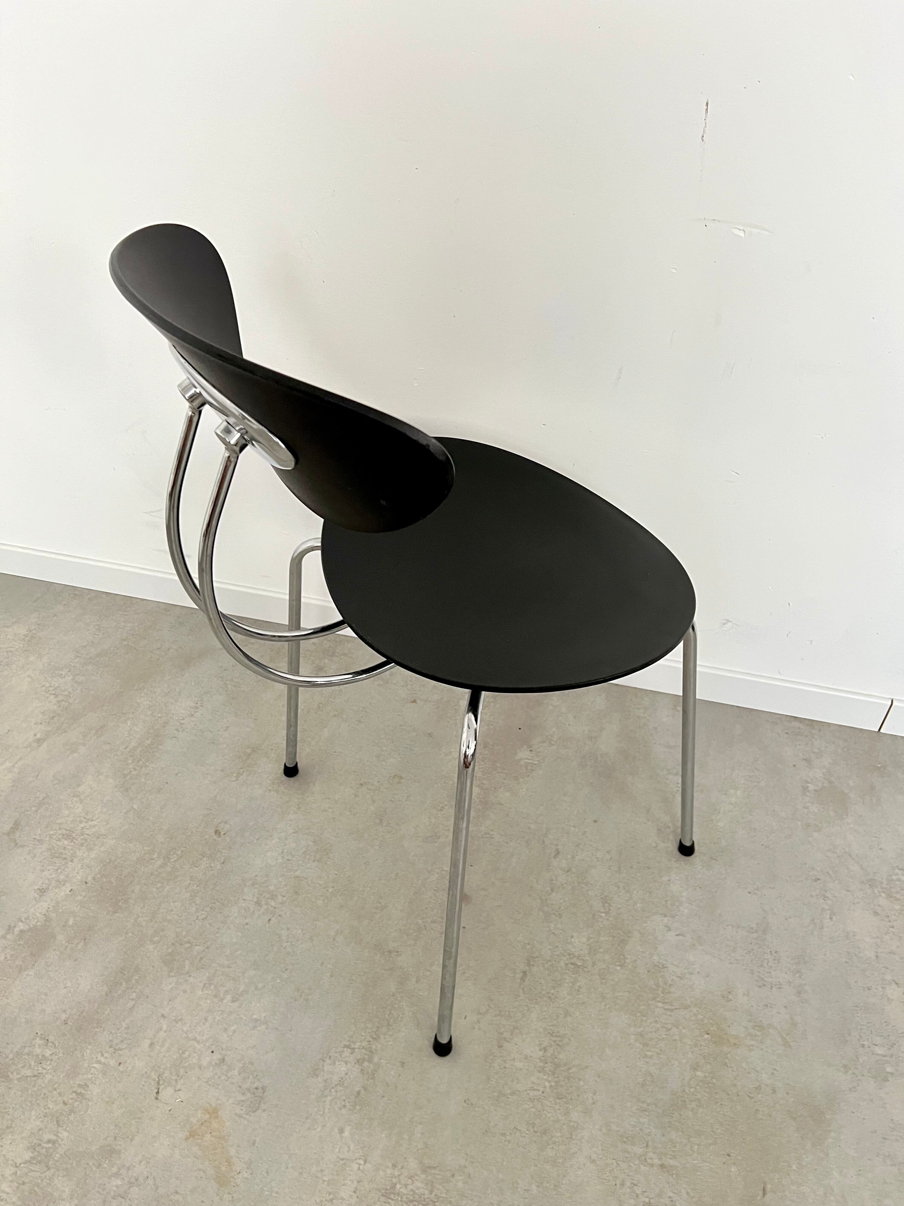 Lot 4 anciennes chaises design italien années 80