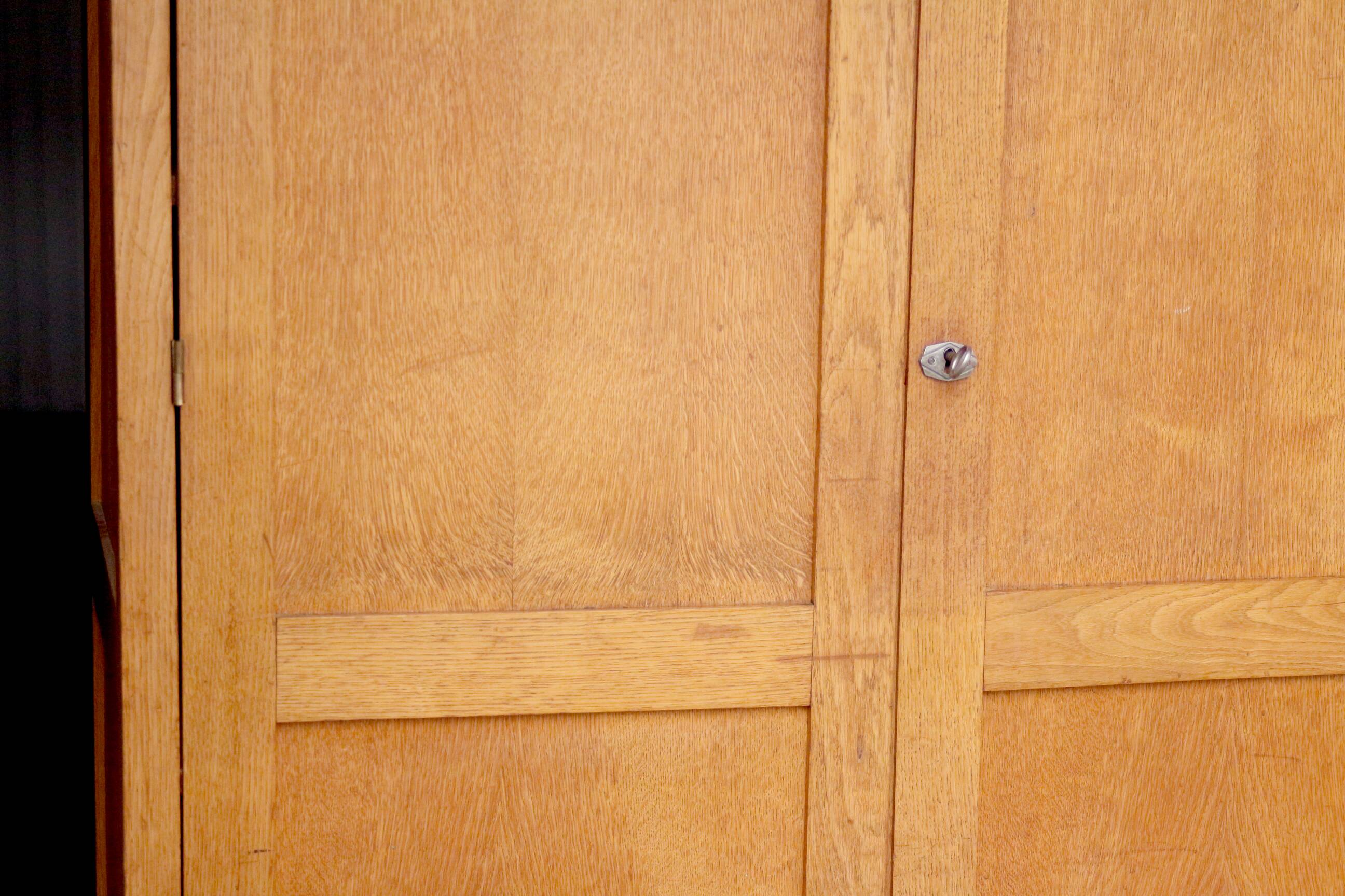 Parisian administrative cabinet from the 1950s. Blond oak.