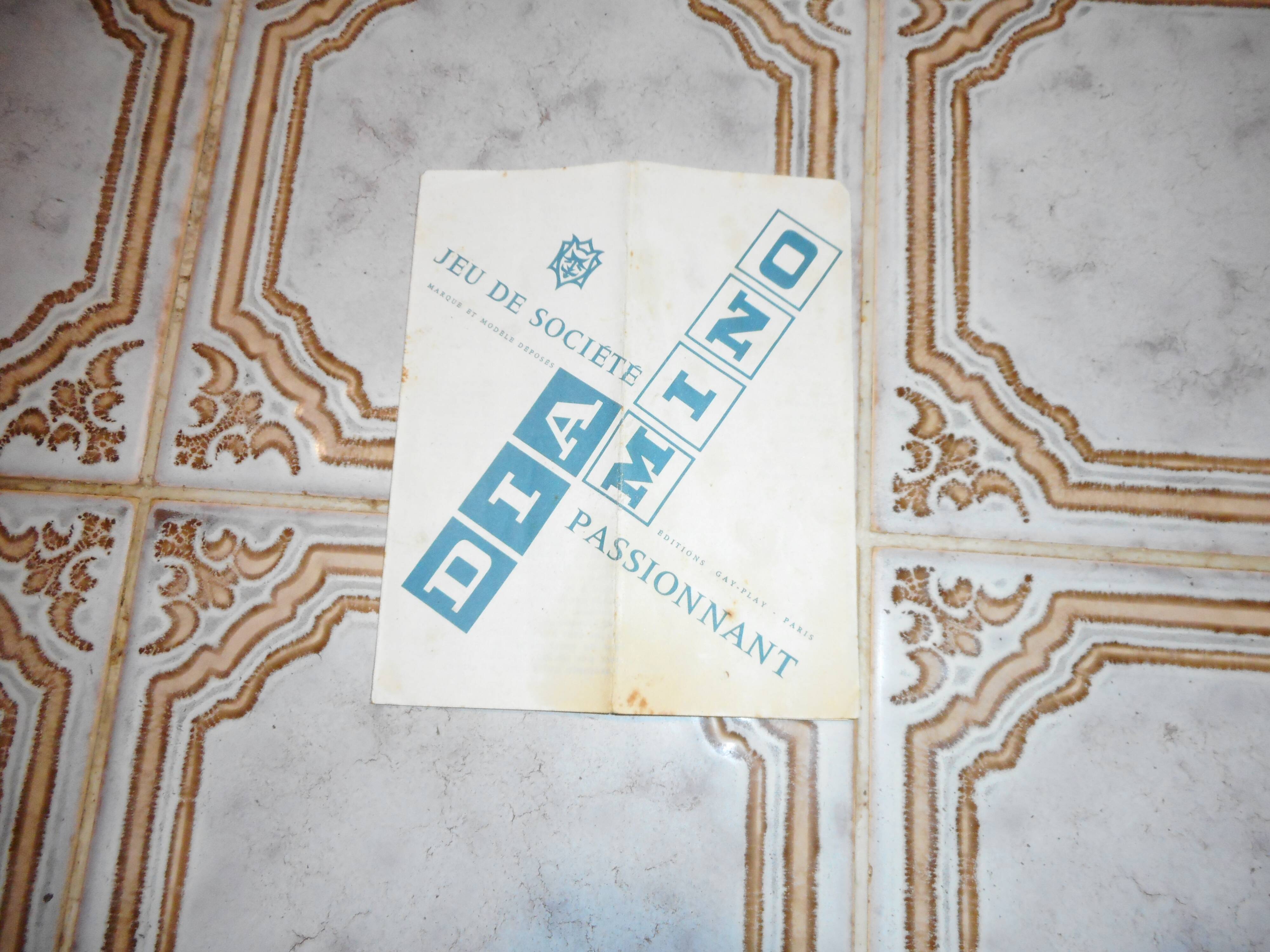 Diamino in his cardboard box