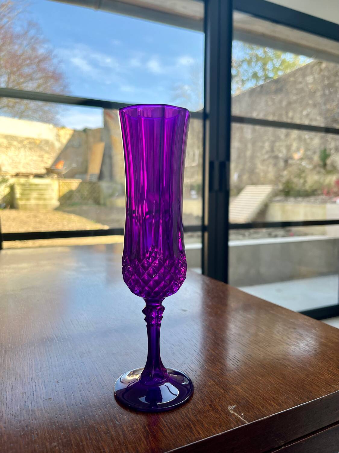 10 purple champagne flutes