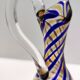 Vase pichet en verre de Murano attribuable à Toso avec des cannes bleues et jaunes