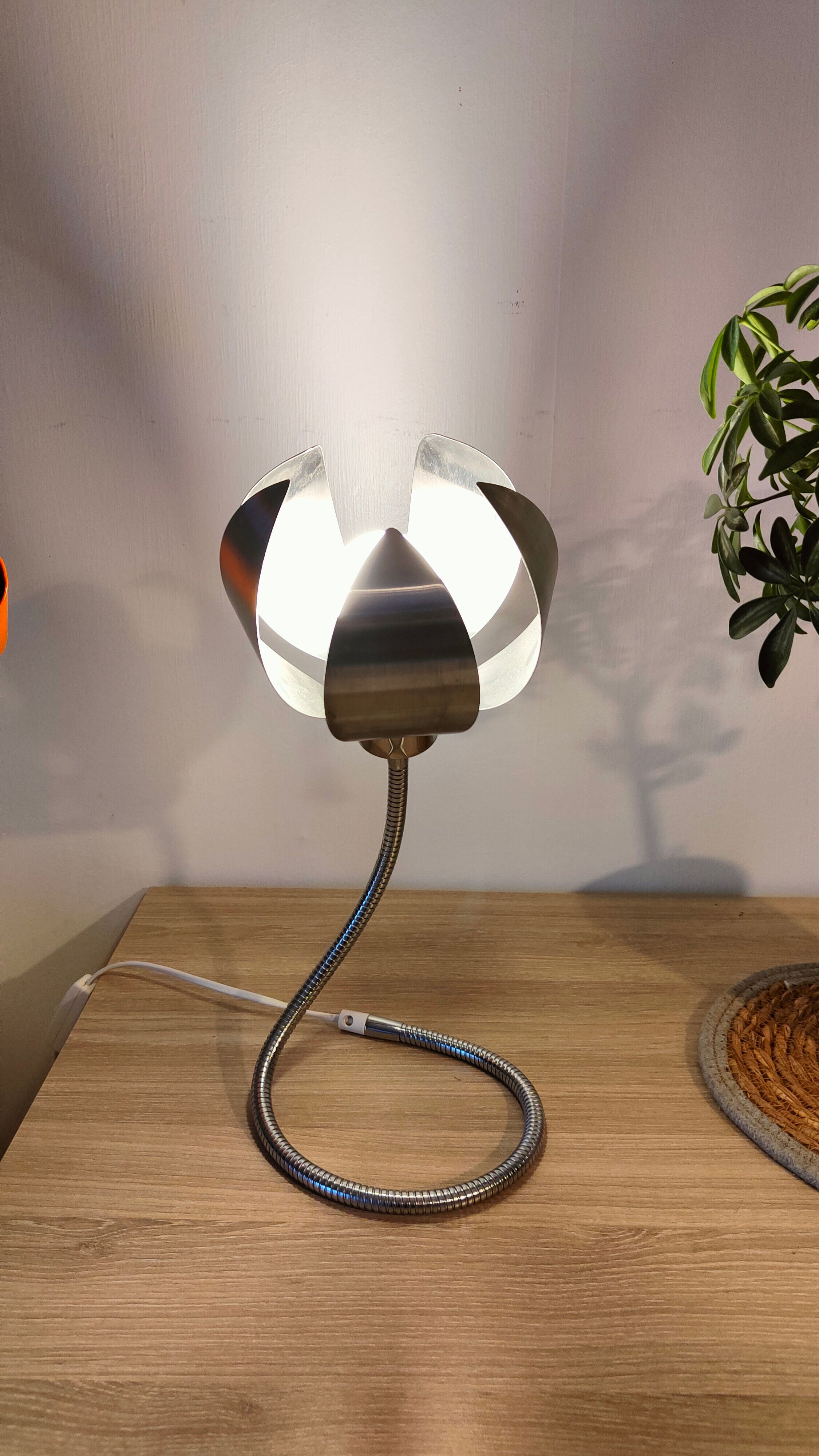 Articulated lamp 1980