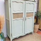 Small Parisian wardrobe