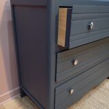 Cute chest of drawers