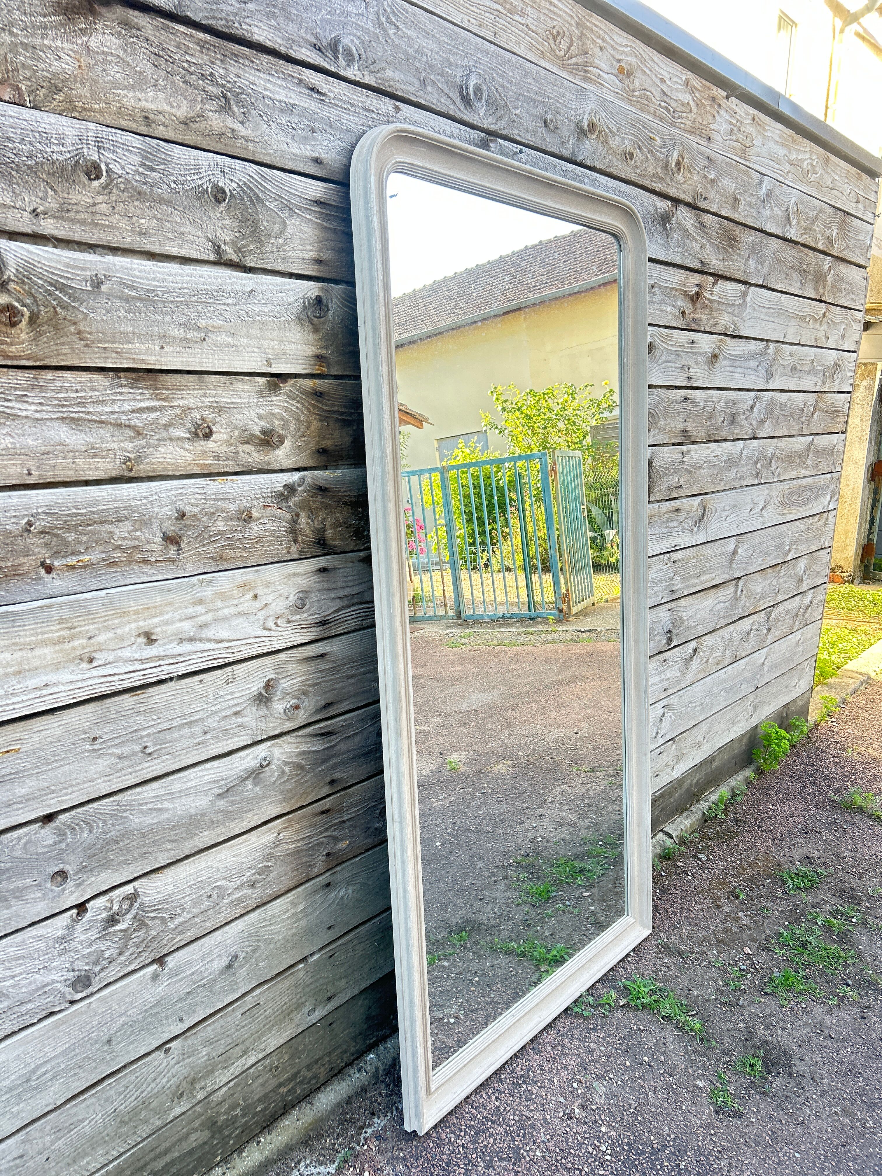 Miroir peint en gris, style Louis Philippe