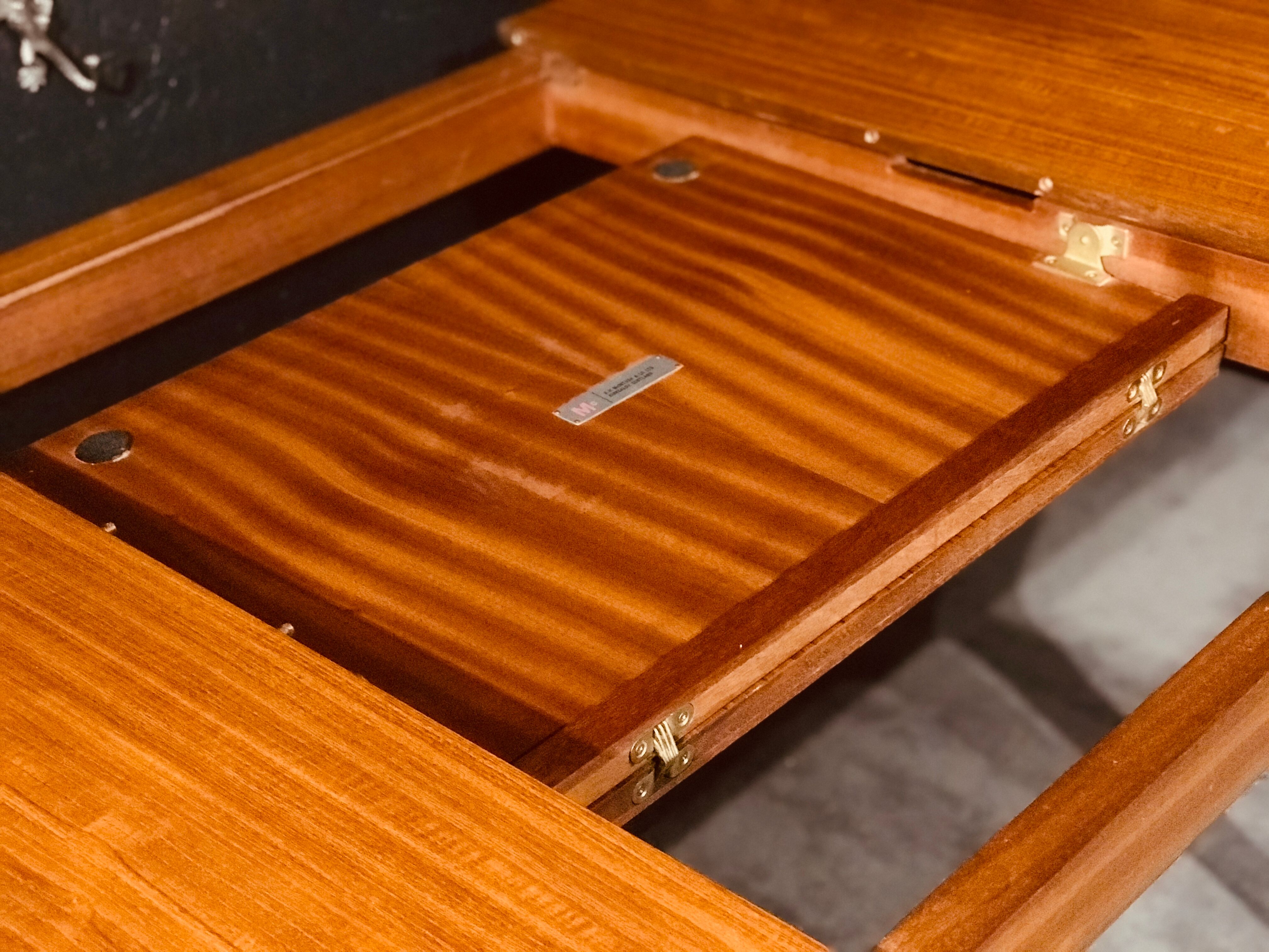 McIntosh extending table designed by Tom Robertson