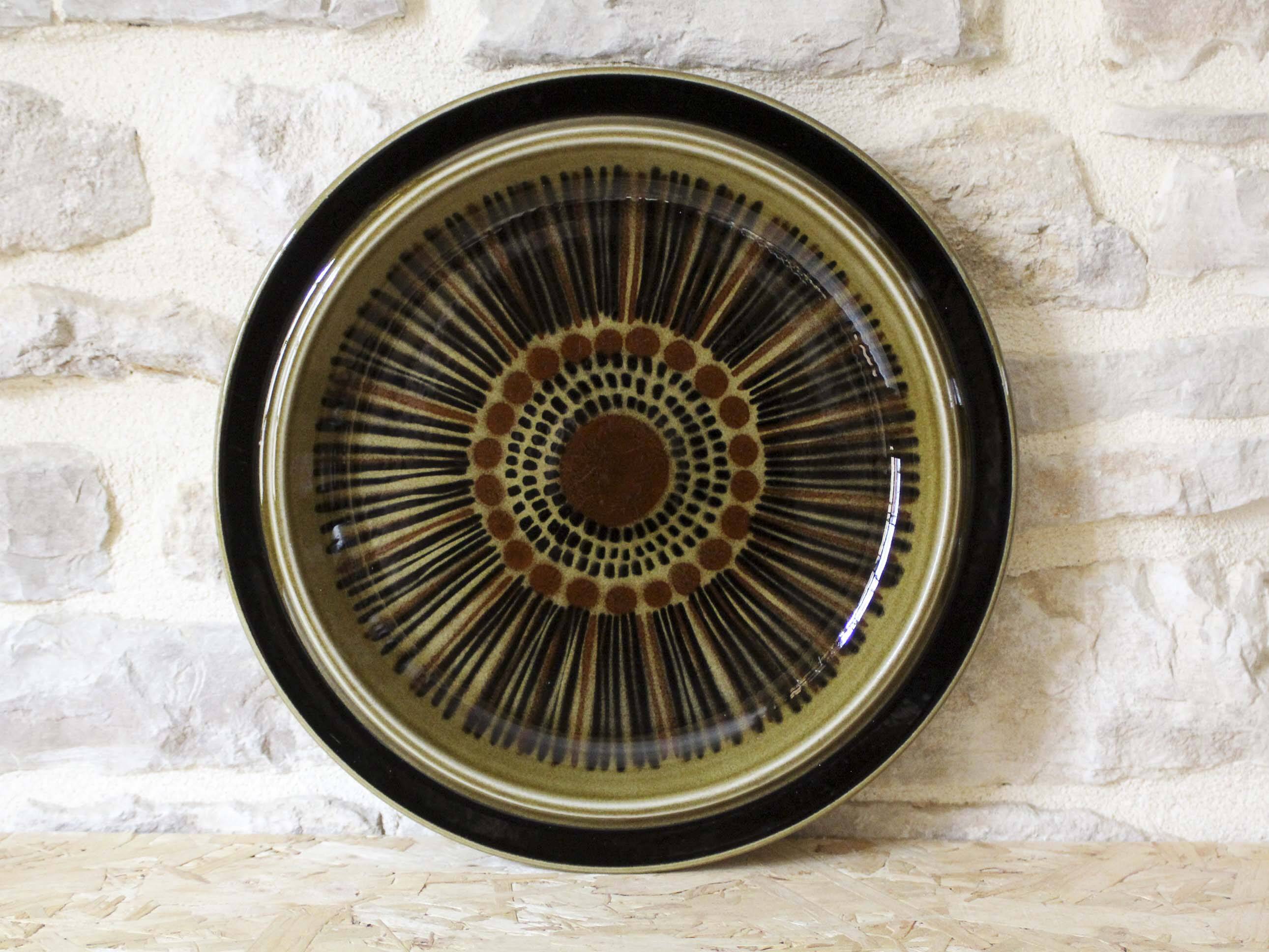 Kosmos series serving dish by Arabia Finland