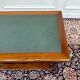 Table d'appoint anglaise classique avec dessus en cuir vert