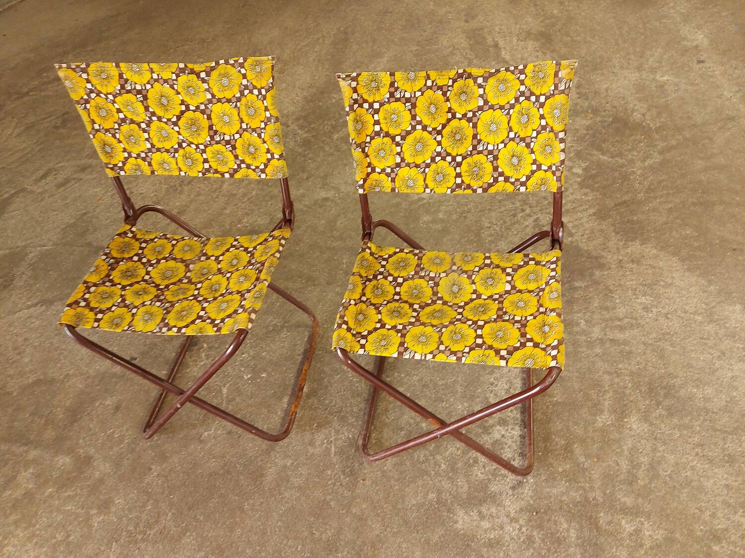 2 vintage folding camping chairs