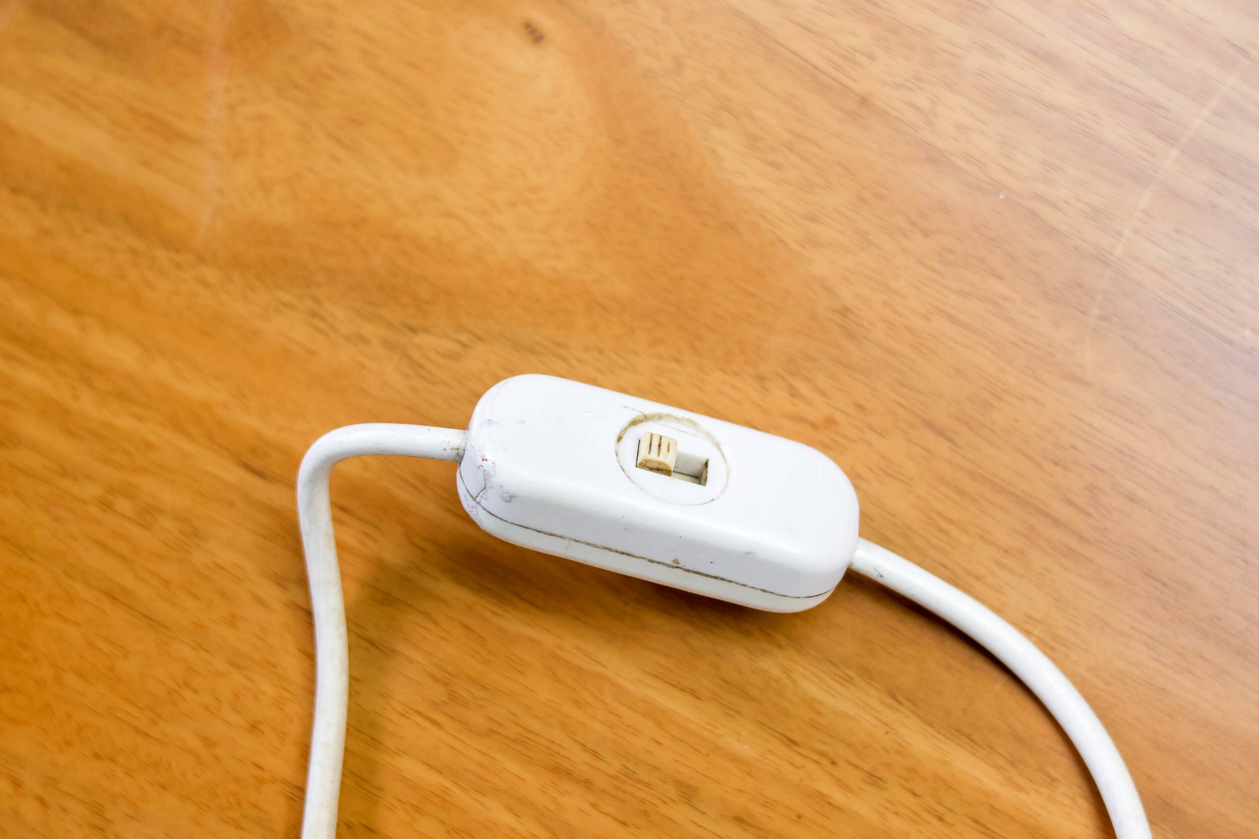 Pair of white ml1 table lamps by ingo maurer for m-design