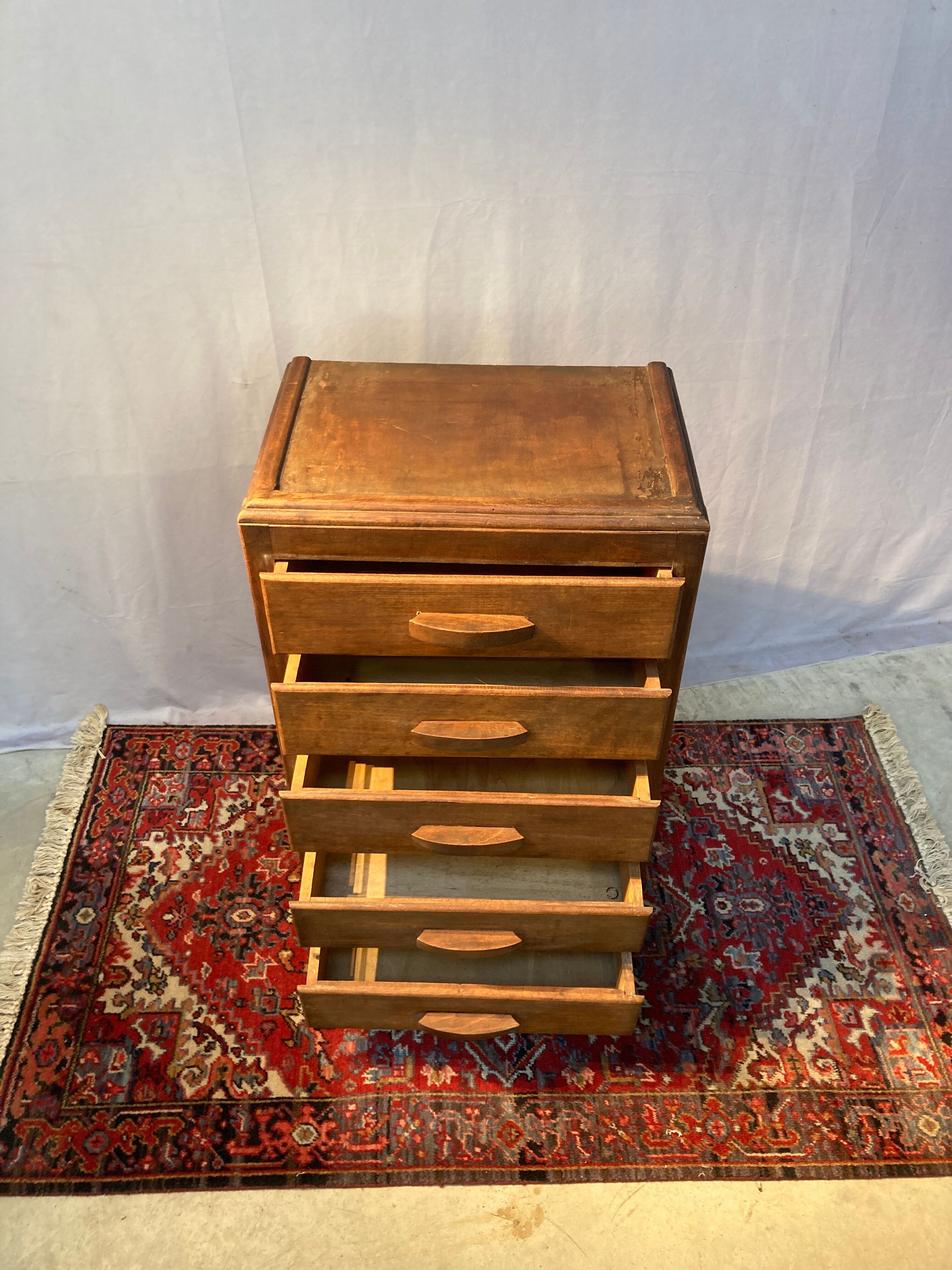 Commode rustique en bois. 5 tiroirs