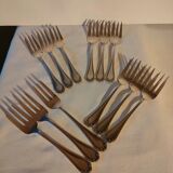 Lot 12 silver dessert forks