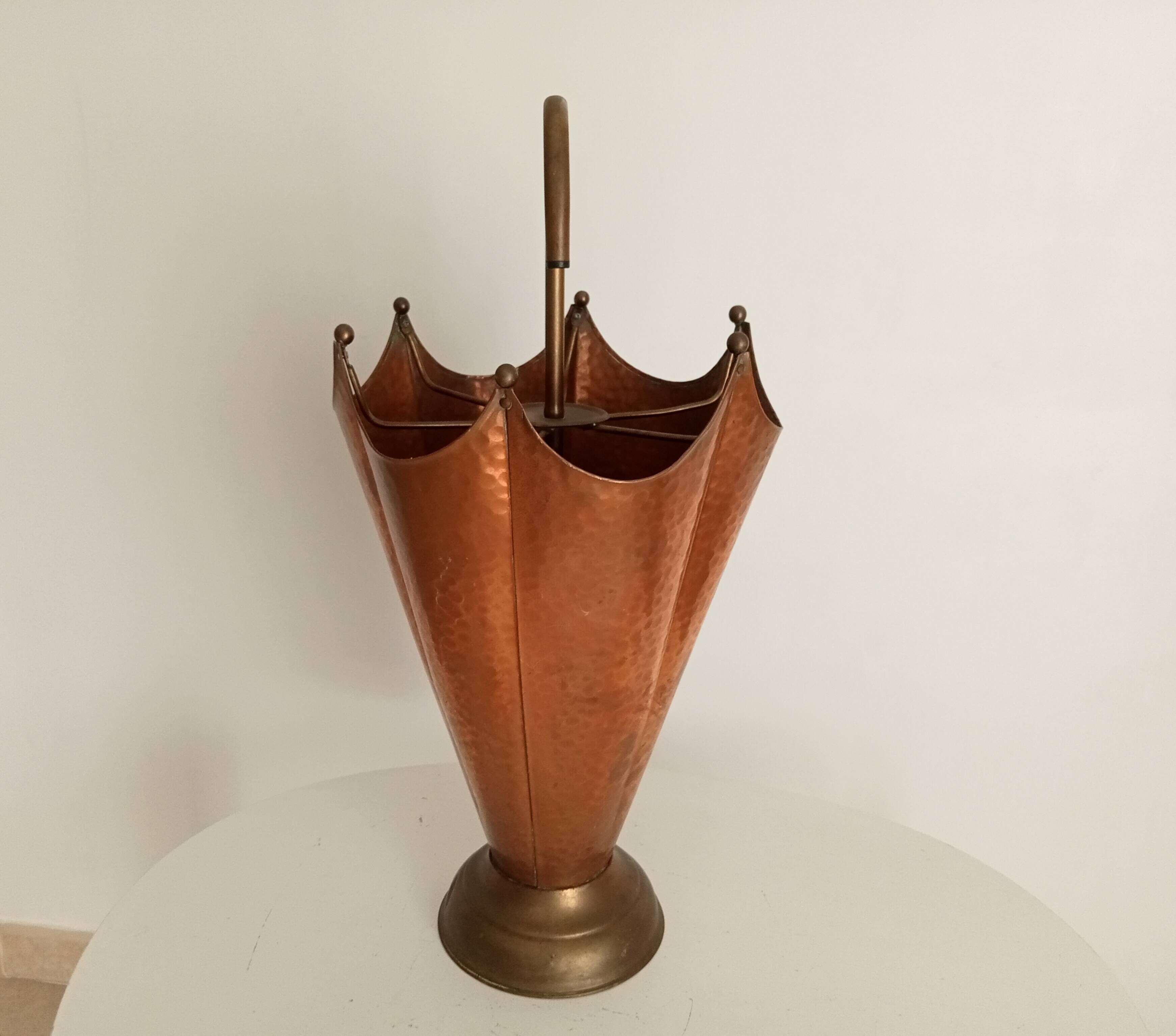 Vintage umbrella stand in Hollywood Regency style from the 1960s.