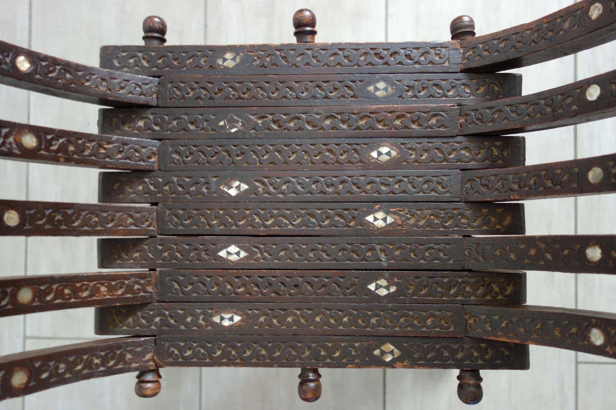 Syrian curule seat in walnut and mother-of-pearl, 19th century.