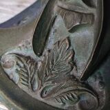 Women's statuette lamp